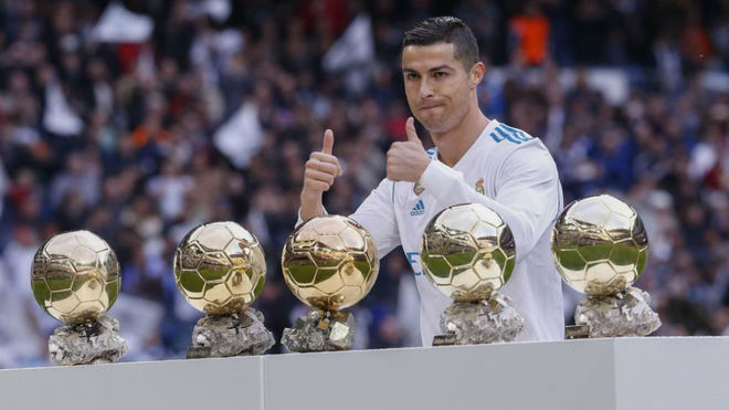 Ronaldo celebrating winning his 5th Ballon D'or.